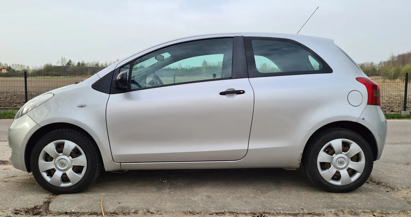 Toyota Yaris cena 9900 przebieg: 178000, rok produkcji 2007 z Zabrze małe 106